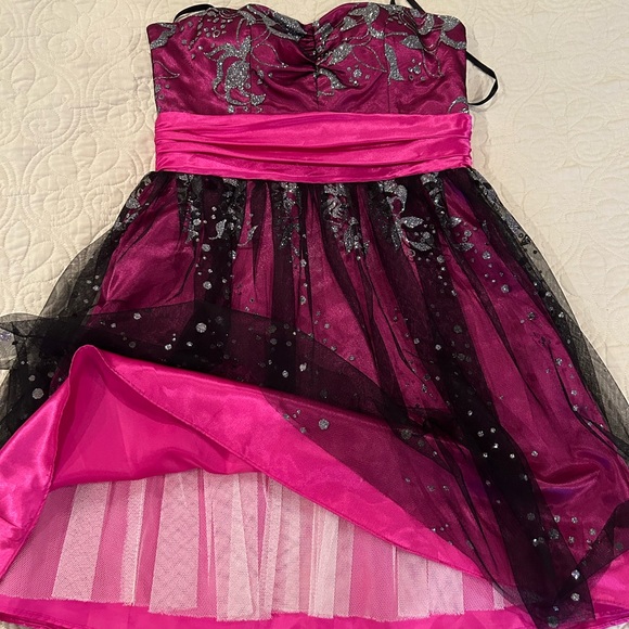 Hot pink spaghetti strap dress - Picture 4 of 4